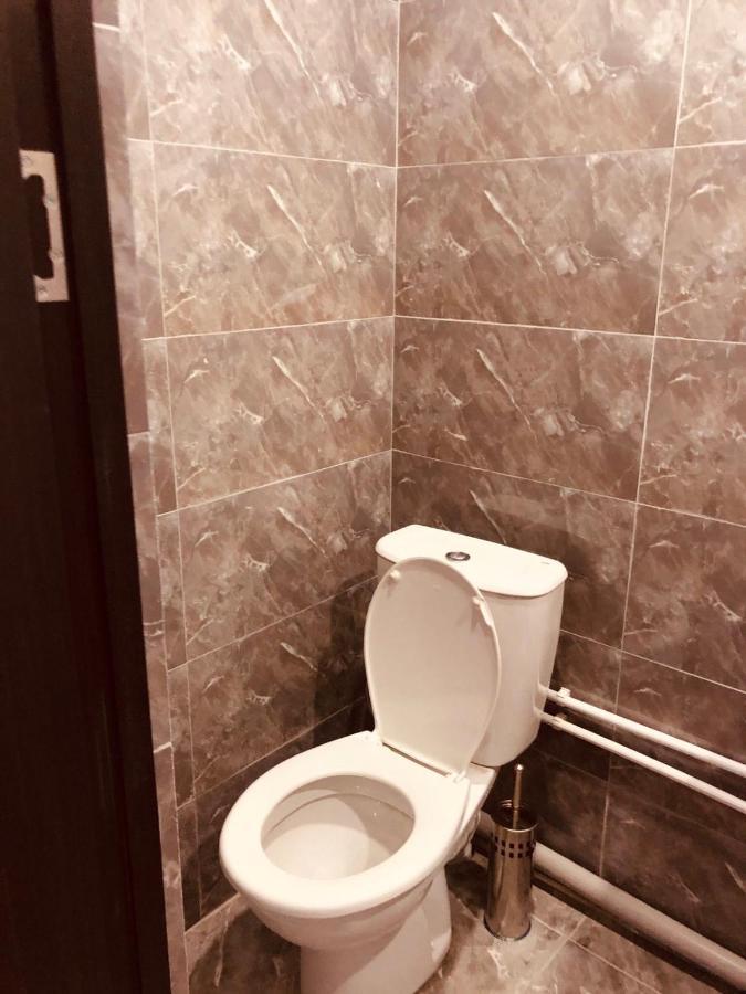 Studio Apartment Near Republic Square 耶烈万 外观 照片