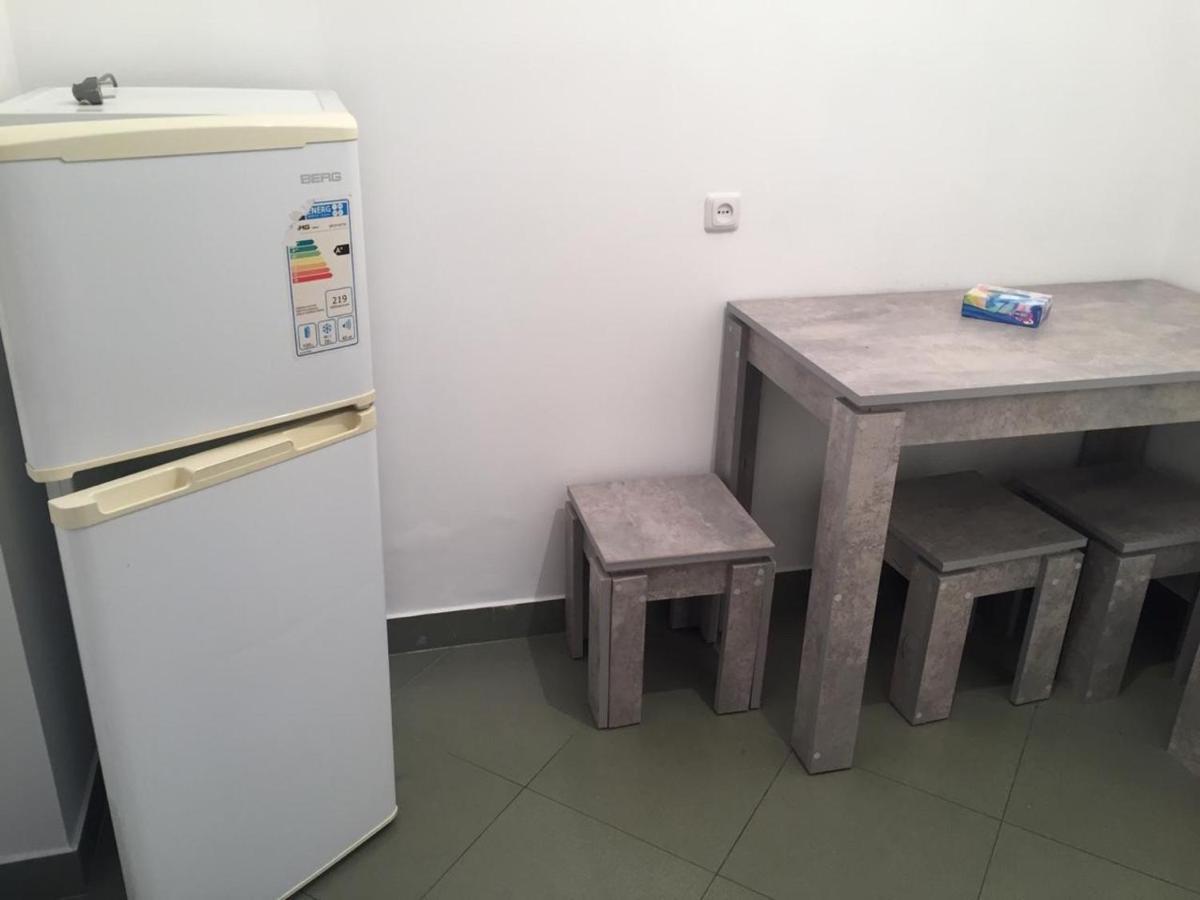 Studio Apartment Near Republic Square 耶烈万 外观 照片